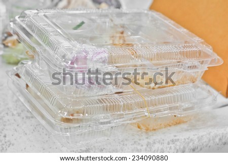 foam and plastic food containe