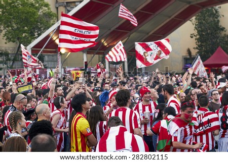 BARCELONA, SPAIN - may 30 2015: Final match of cup of spain 2015, Fans on front the MNAC museum watching match transmition of FC Barcelona and Athletic Bilbao finals.