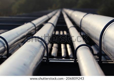 crude oil pipeline transportation to refinery