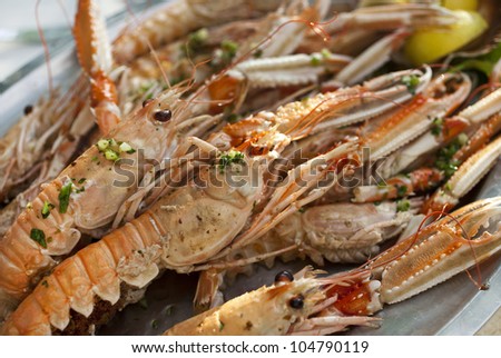 grilled shrimps on the serving plate, grilled shrimps