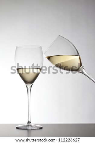 Two glasses of white wine, White wine