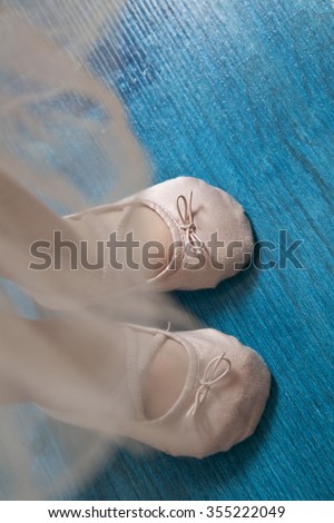 child in ballet slippers, girl ballet slippers