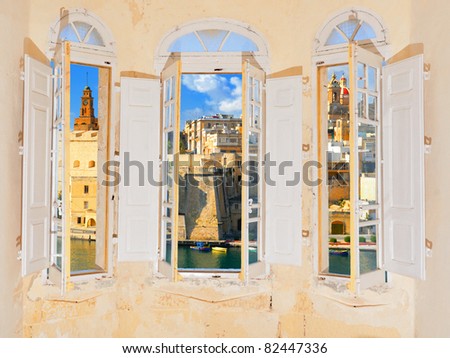 Bay window with view over Valetta harbor to Cospicua