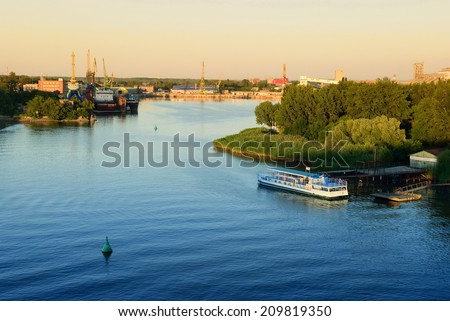 Ship repair in the river port