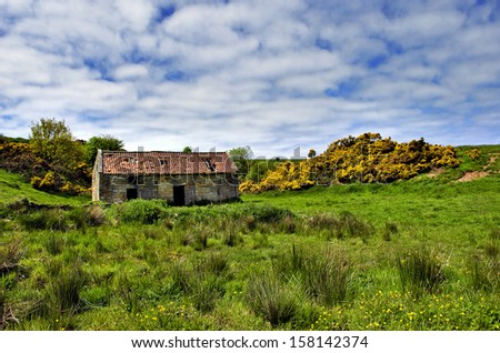 RUN DOWN BUILDING ON THE NORTH YORKSHIRE MOORS