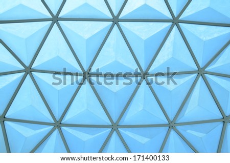 The roof of the dome for tropical Plants was designed and build in the triangle shape \'s pattern for maintaining proper lighting and temperature.