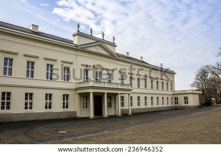 Herrenhausen Palace was the summer residence of the royal house of Hanover in the 19th century. In 1943, the castle was completely destroyed, it was reerected in 2013.