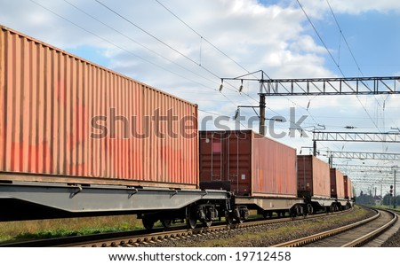 Transportation of cargoes by rail in containers