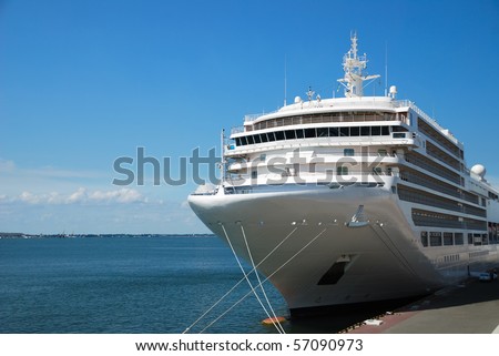 The passenger ship expects passengers in port