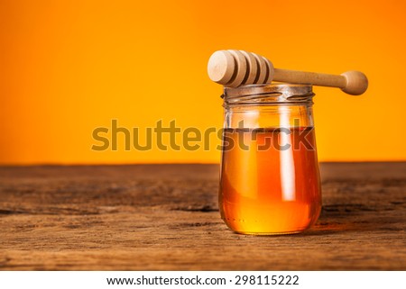 honey bottle with honey dipper