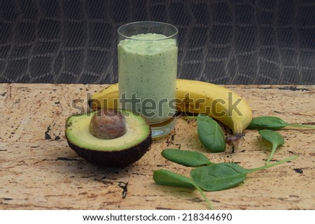 avocado spinach banana smoothie