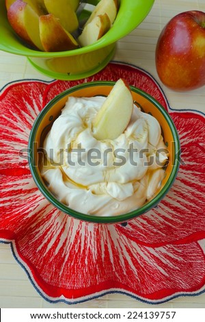 Yogurt honey peanut butter dip with apples