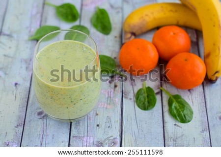 Healthy Banana Orange Spinach Smoothie