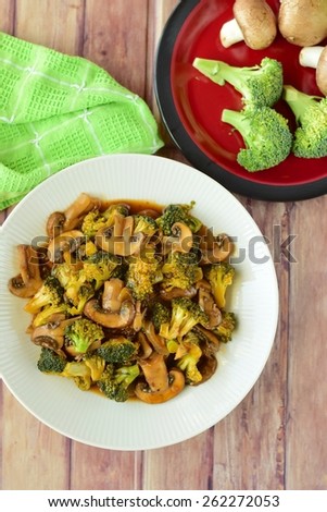 Stir-fry Broccoli Mushroom cooked in Oyster Sauce