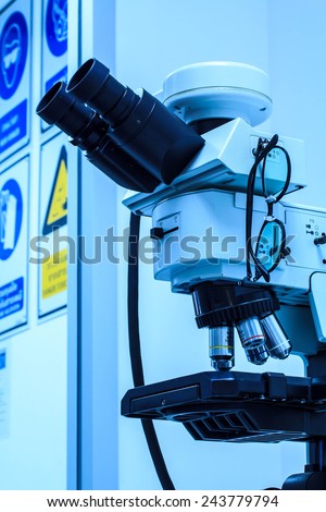 Laboratory of steel structures using a microscope.