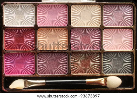 Make-up eyeshadow palettes with makeup brush