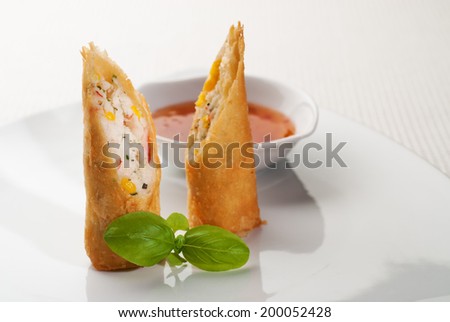 Fried spring roll with seafood and sweet chili sauce