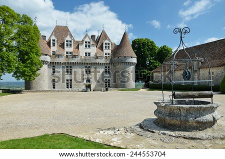 The castle itself is a listed historical monument. Sweet botrytized wines have been made in Monbazillac for centuries.