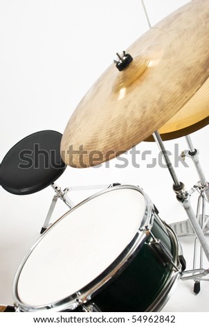 Set with cymbal drum and chair indoor shot