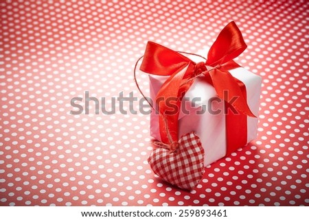 Gift, voucher, coupon.
