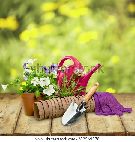 Gardening Equipment, Flower Pot, Work Tool.
