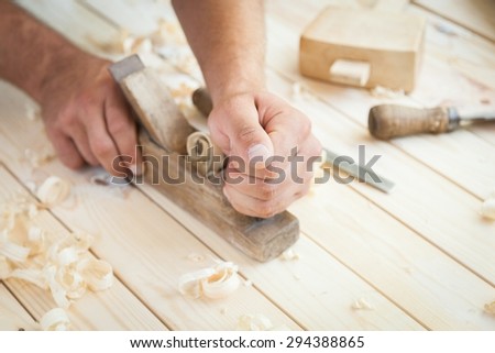 Wood, joiner, woodwork.