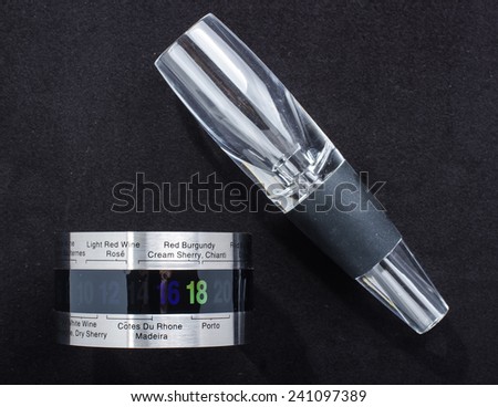 Wine accessory thermometer and aerator