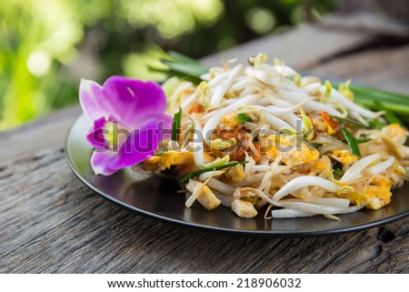 Thai Fried Noodles with shrimps, pad thai