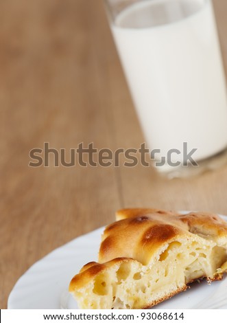 background table single pie cake plate glass milk