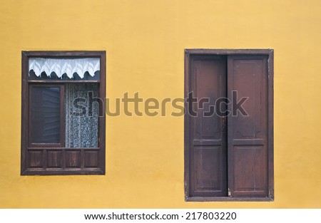 facade details of traditional spanish house