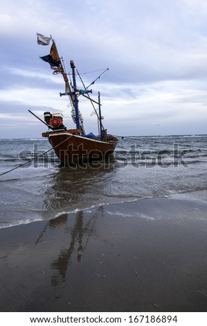 fishing boat used as a vehicle for finding fish in the sea.