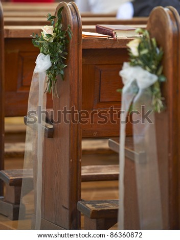 Church bench decoration for wedding