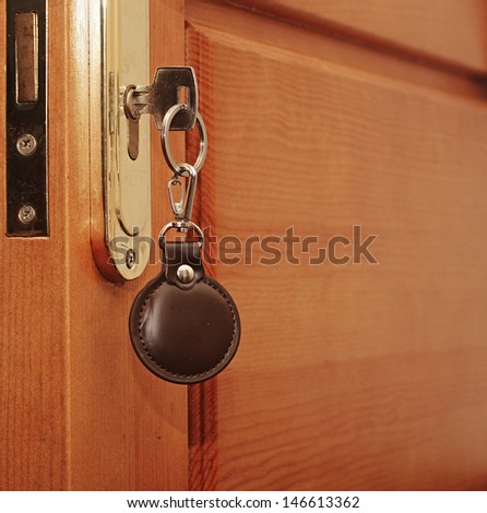 key in keyhole with blank tag