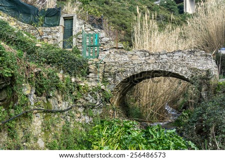 A small old stone bridge that is part of the trail 531 that leads from riomaggiore to manarola.