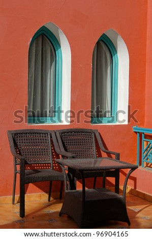 Arabic architecture: table and two chairs