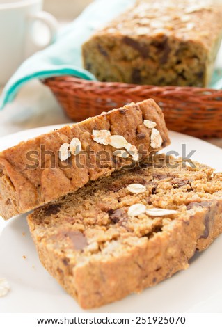 oatmeal cake with chocolate drops