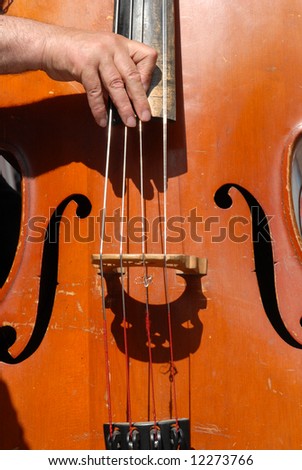 cello player