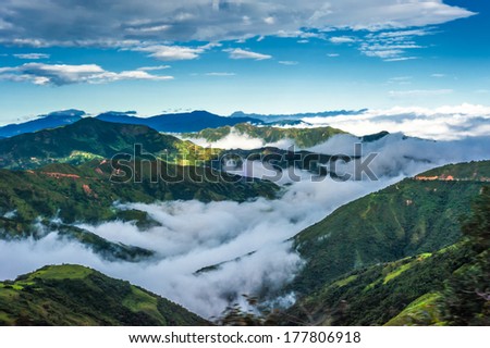 If you travel in the south of Ecuador, you can find views like this where the clouds are below the mountains. It really gives you a feeling how high up you are.