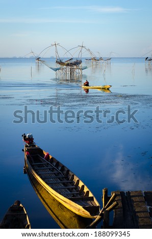 SONGKHLA, THAILAND - Jan 05 : Fisherman at songkhla lake is going to work.