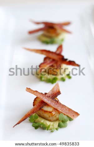 Fried scallop with bacon