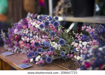 Dry flowers on the market stall