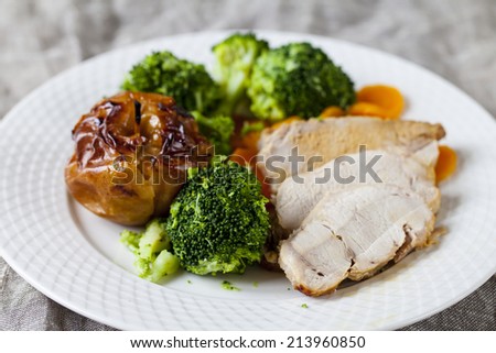 Pork loin with roast apple and broccoli