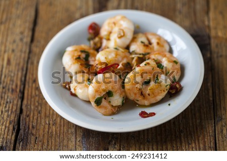 Small plate of prawns with garlic
