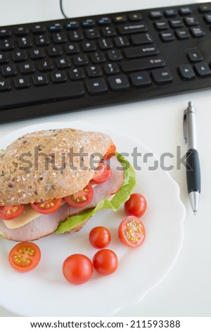 sandwich to work, quick lunch in the office