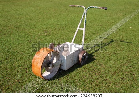 Equipment for paint lines football on the field