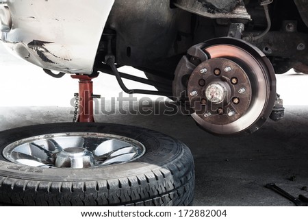 car tire service lift