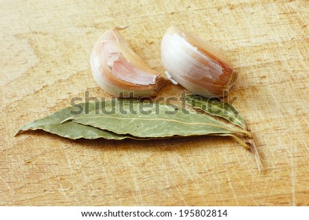 garlic and leaves of laurel