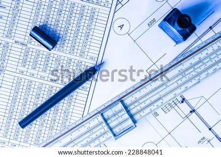 Draw a diagram, tools for sketching on the table