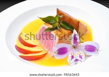 tuna fish in peach sauce
