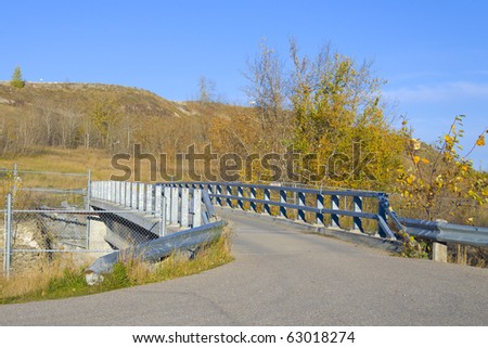 An old narrow bridge in the back country